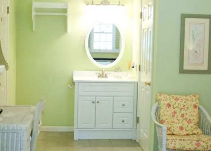 Tree Bed & Breakfast 3*