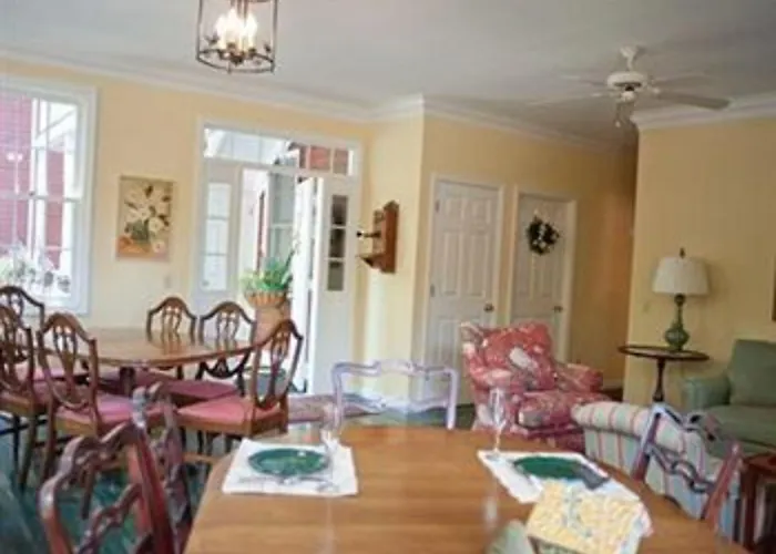 Bed & Breakfast Tree 3*