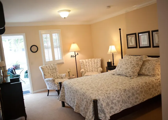 Bed & Breakfast Tree Elsah