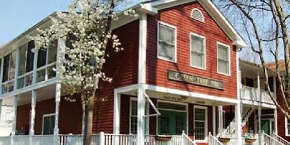 Bed & Breakfast Tree